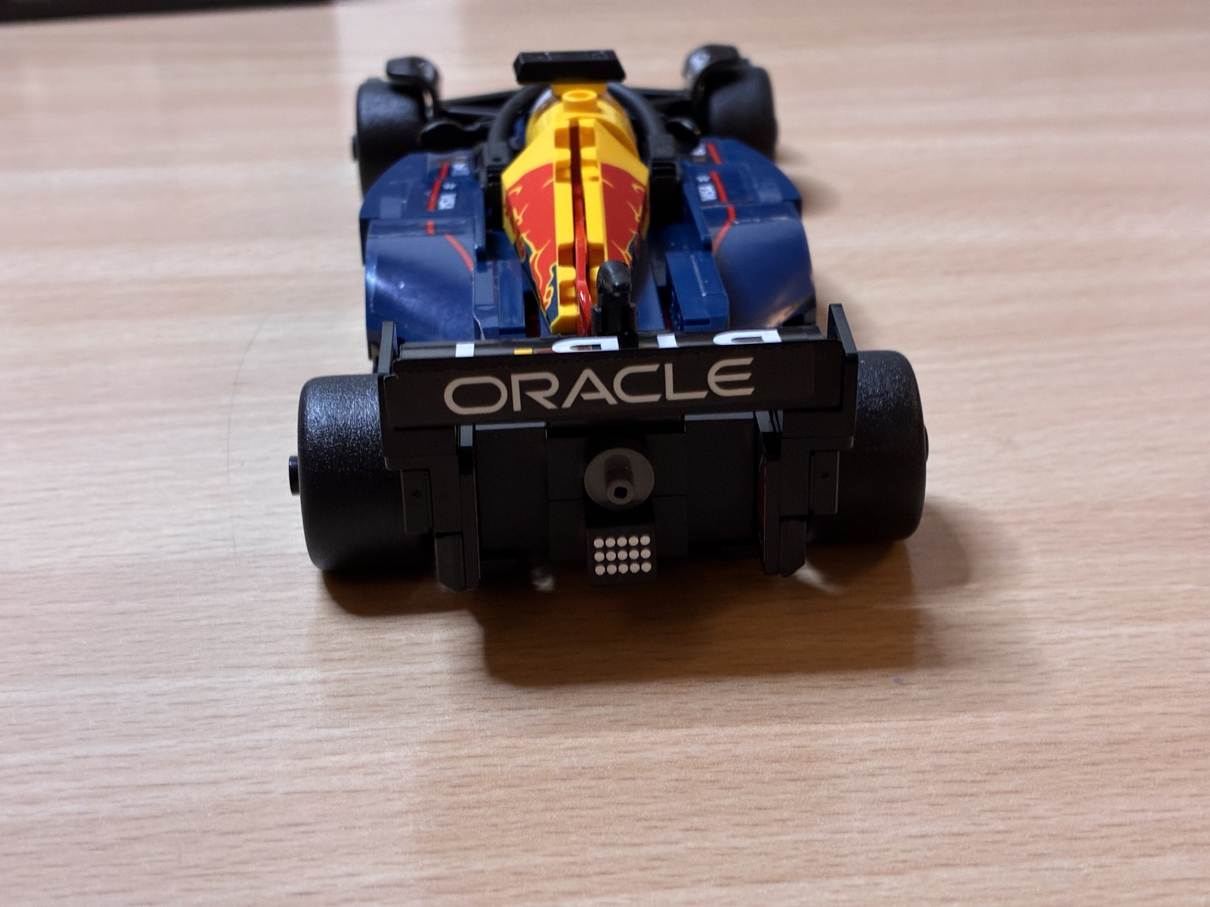 Foto 4 bij Artikel Uitdaging: Met weinig zicht een LEGO F1 auto bouwen.