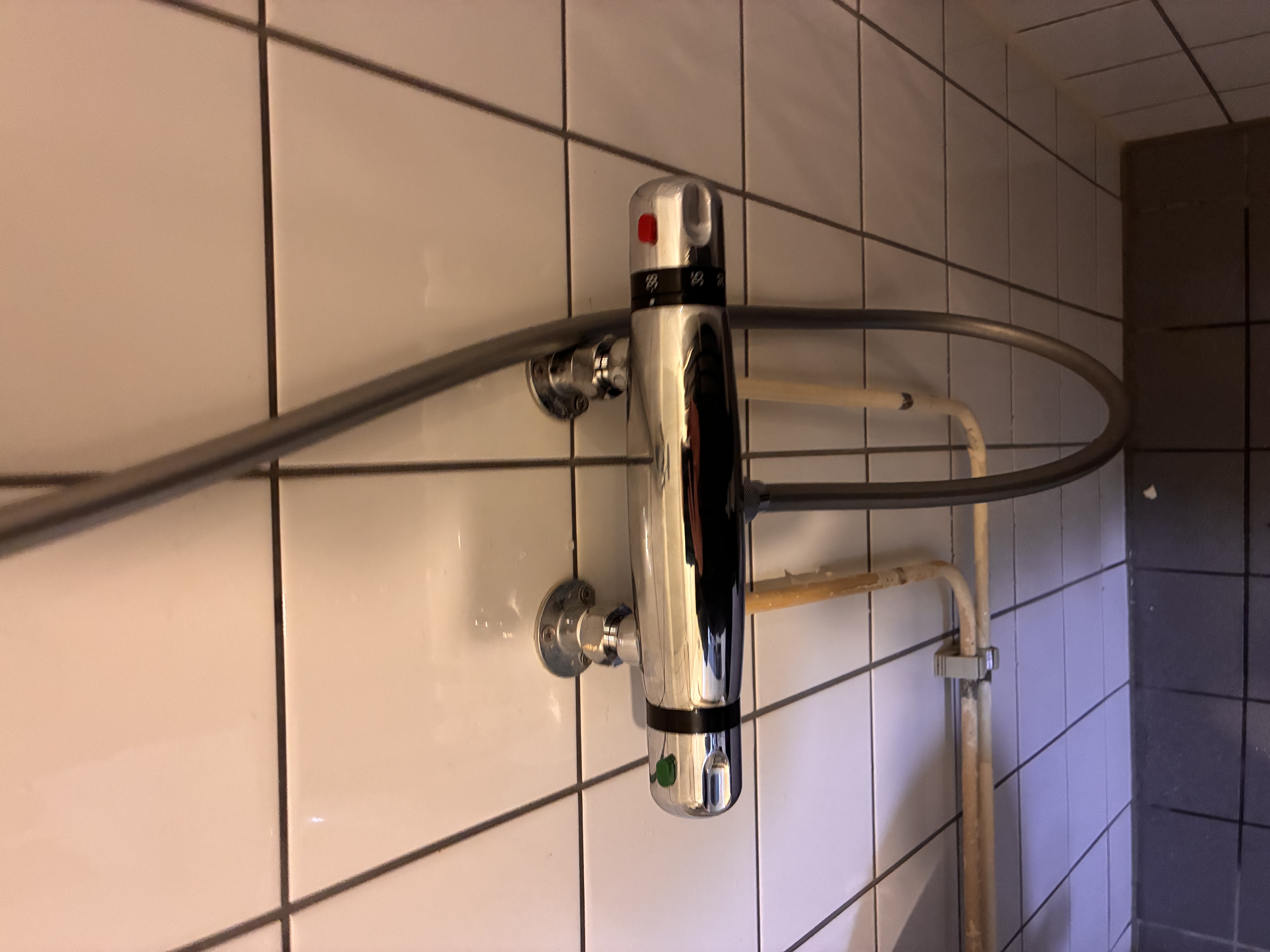 Foto 1 bij Artikel Oude douchekraan vervangen voor thermostaatkraan.
