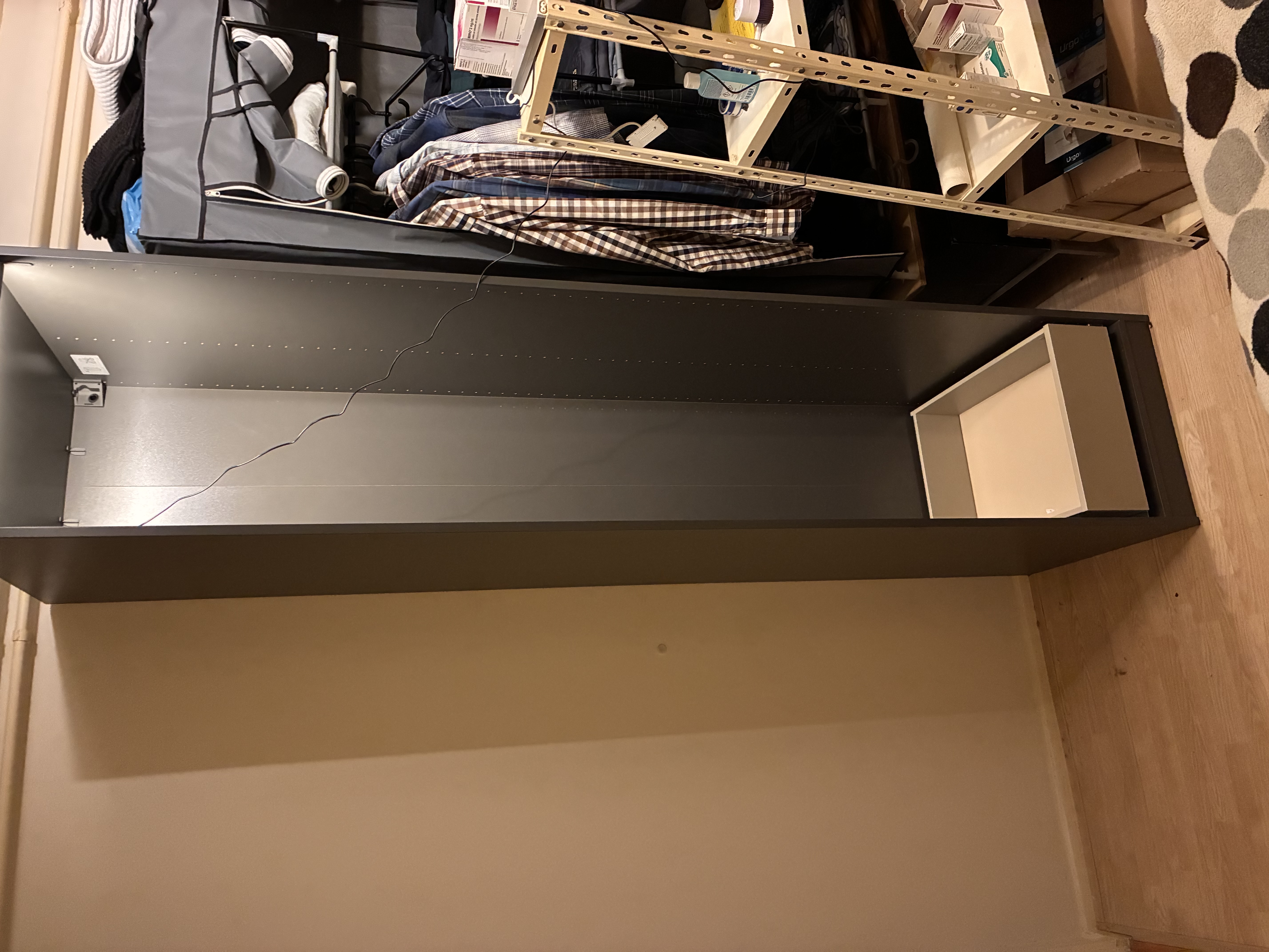 Foto 9 bij Artikel Nieuwe IKEA kledingkast gebouwd.