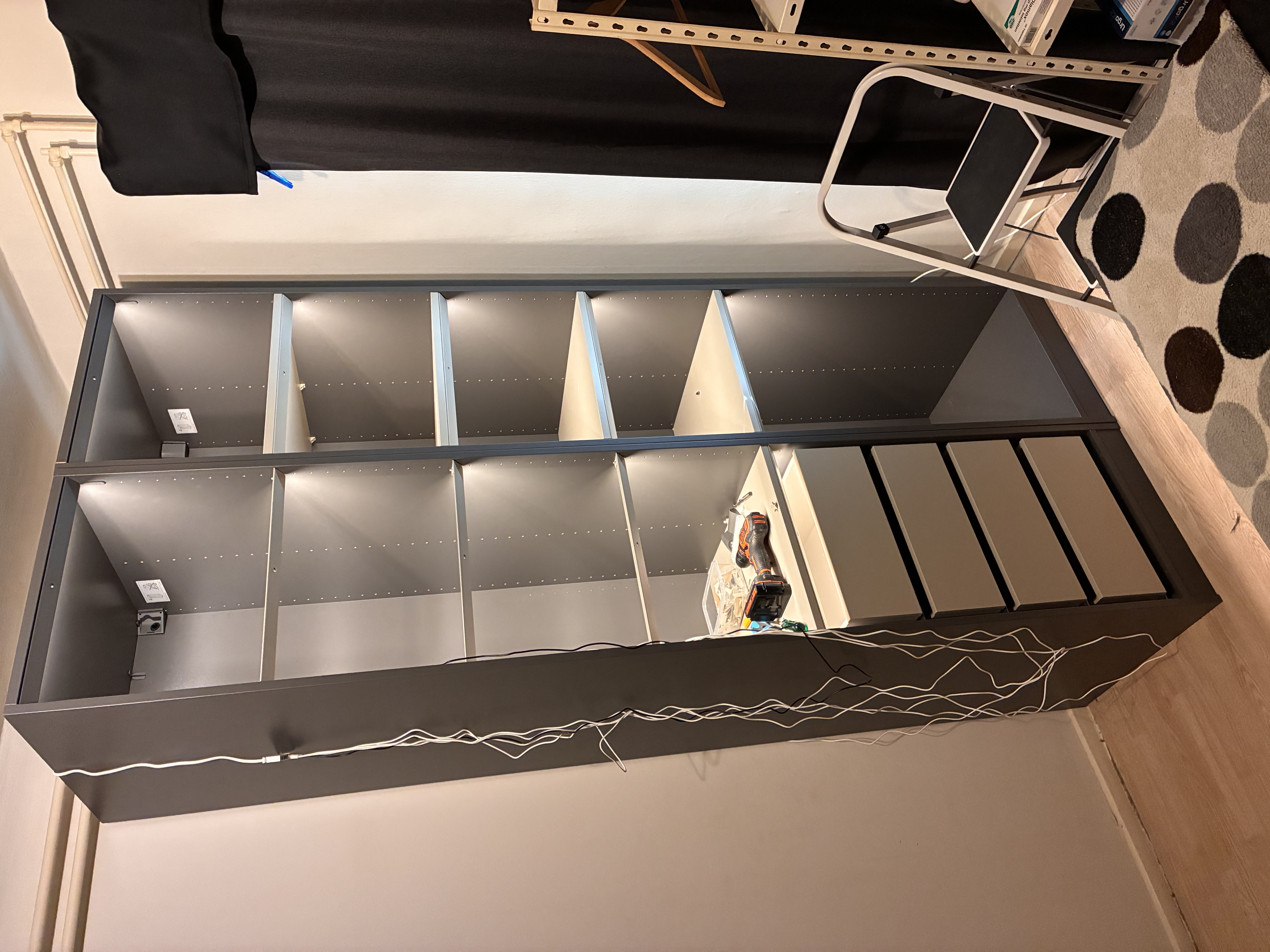 Foto 8 bij Artikel Nieuwe IKEA kledingkast gebouwd.